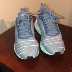 Adidas woman’s running shoes size US 8.5